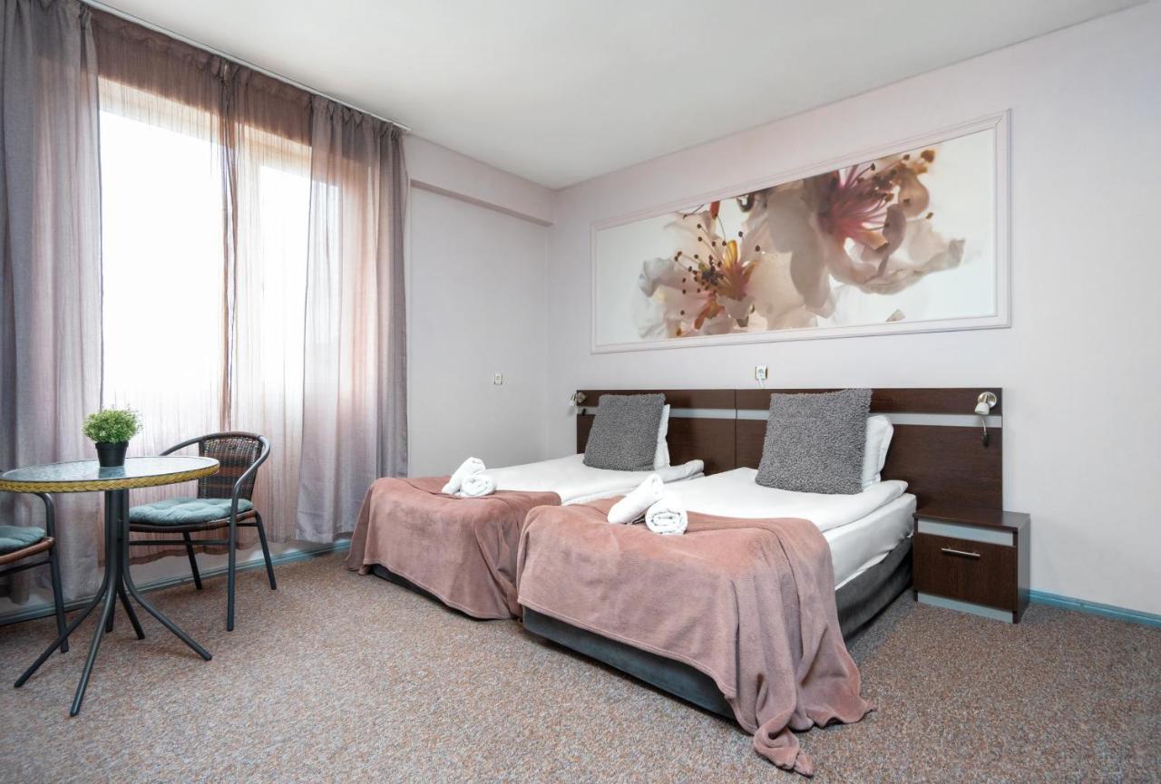 Family Hotel Central Choumen Extérieur photo