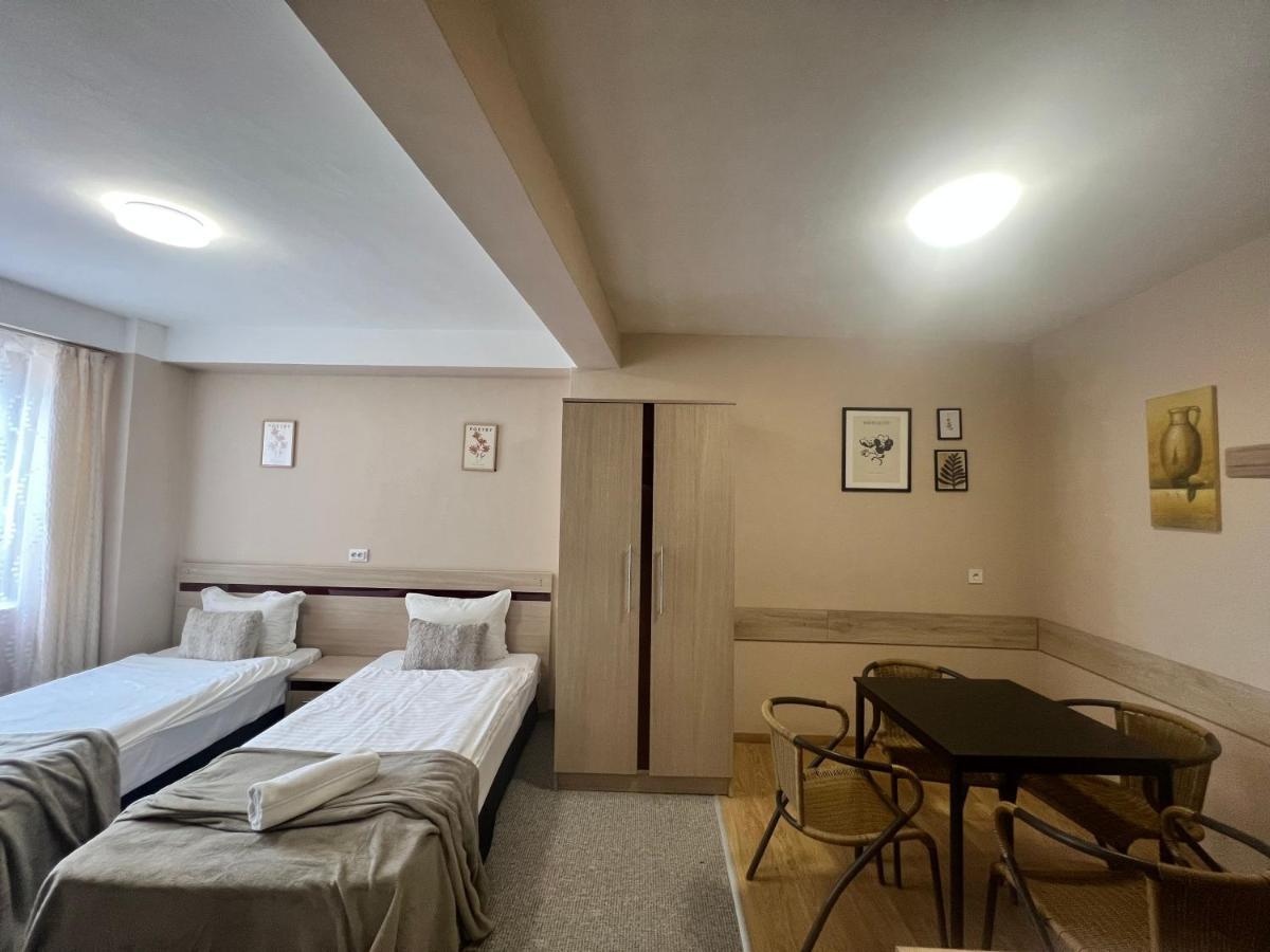 Family Hotel Central Choumen Extérieur photo