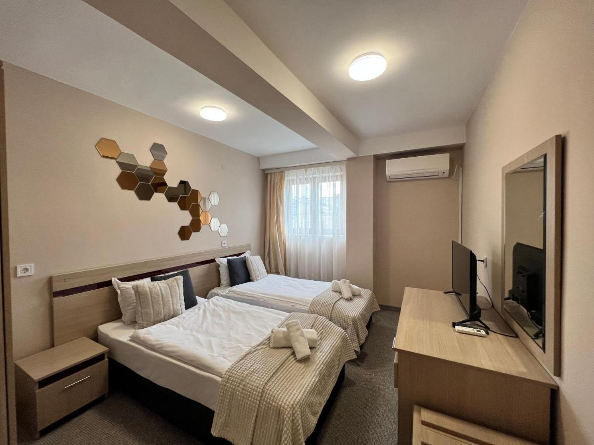Family Hotel Central Choumen Extérieur photo
