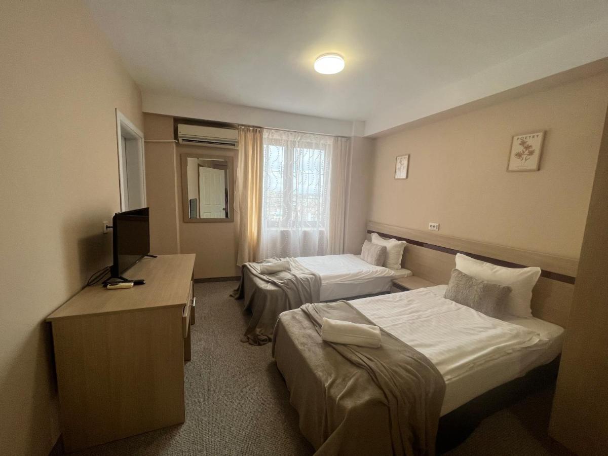 Family Hotel Central Choumen Extérieur photo