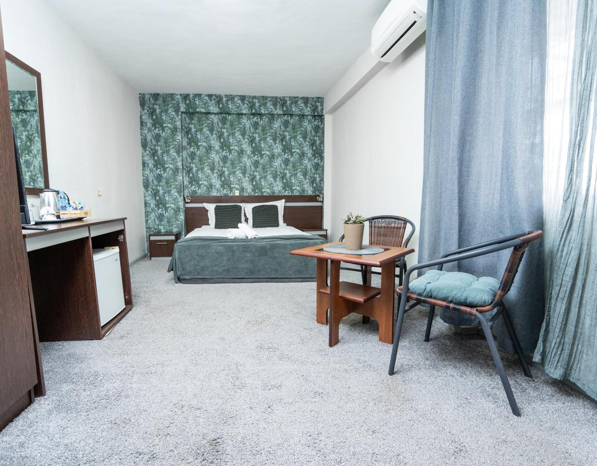 Family Hotel Central Choumen Extérieur photo