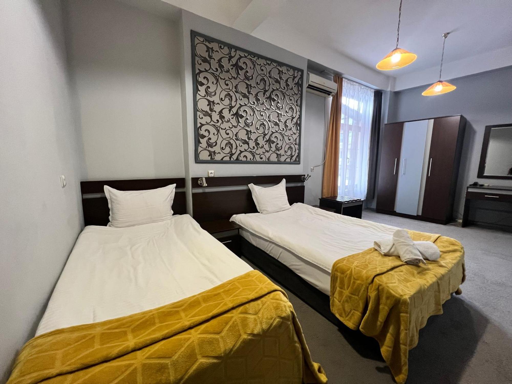Family Hotel Central Choumen Extérieur photo